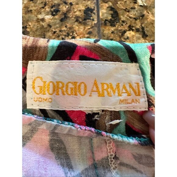 Vintage Giorgio Armani blouse. - Picture 10 of 10